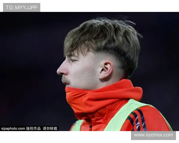 凯恩的传奇之路：从足球天才到全球偶像的成长故事